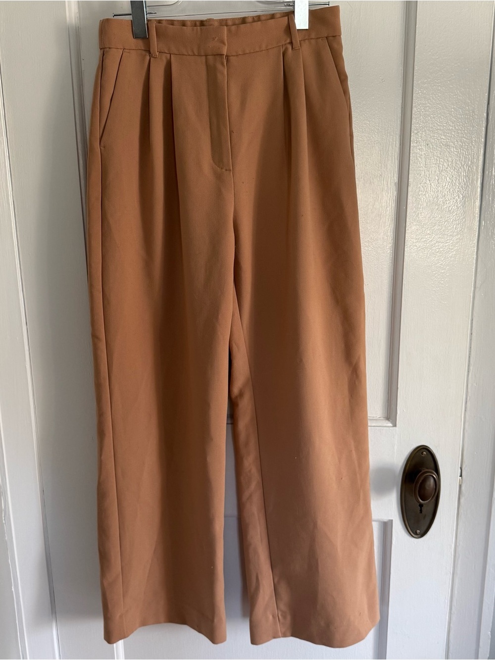 Abercrombie & Fitch High-w
Waisted Pleated Wide-Leg Pants